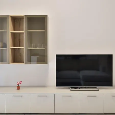 Apartment Guesthost - Sampierdarena Bright Genua