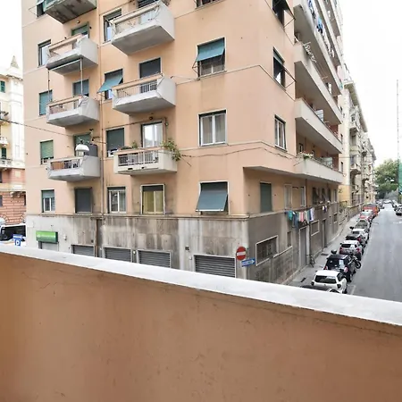Apartment Guesthost - Sampierdarena Bright Genua